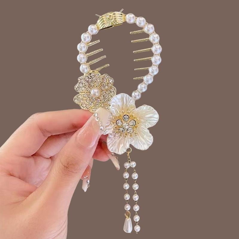 Cute Flower & Butterfly Design Hair Bun Clip, Glitter Hair Claw Clip, Heatless Styling Tools for Women & Girls