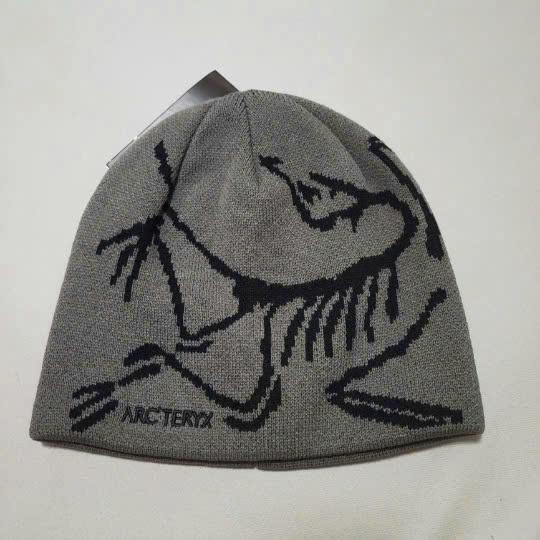 New Arcteryx Bird Head Black Toque Beanie Orca black Merino wool hat for winter casual Occasion