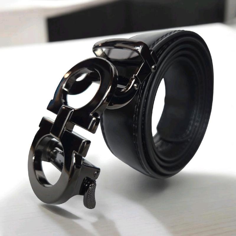 Black Men's Adjustable Belt - Fashion Accessory