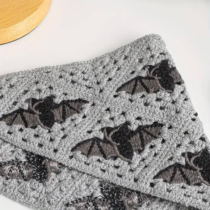 Bat Pattern Crochet Triangle Scarf, 1 Count Halloween Themed Crochet Scarf, Halloween Decorations, Halloween Costume Accessories for Party Masquerade, Christmas Gift