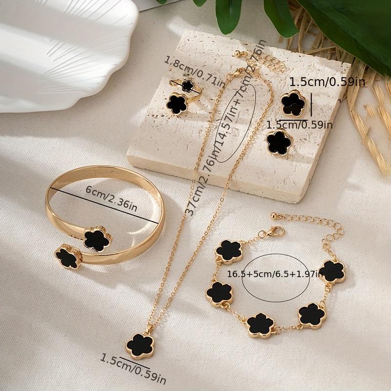 1 Pair Stud Earrings +1 Necklace +1 Bracelet +1 Bracelet +1 Ring with Lucky Flower Design Alloy Jewelery Suit Fashion Women Gift