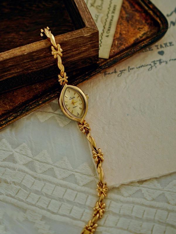 French Vintage Gold Women's Quartz Watch - Waterproof, Simple & Elegant Luxury Design, Perfect for Daily Wear