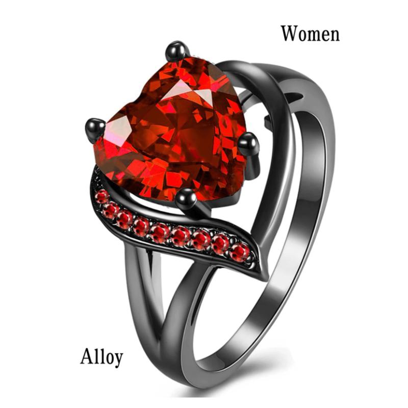 Fashionable couple rings for men and women, heart-shaped red stone couple rings